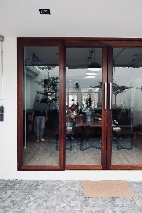 Slee Hostel Chiangmai (Adults Only) Chiang Mai Exterior photo